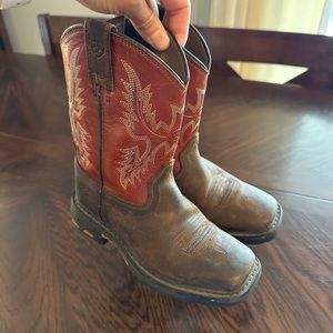 ARIAT SQUARE TOE BOOTS - BOYS SIZE 12
